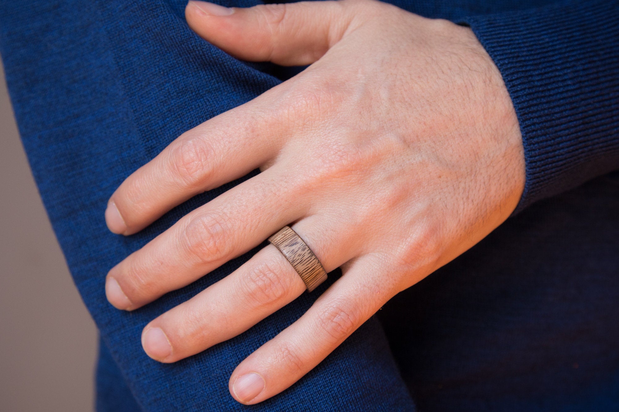Flat viraro wood and titanium Ring - Loreto Rings 